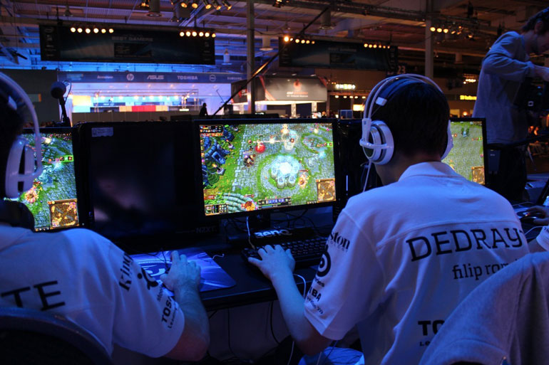league of legends players